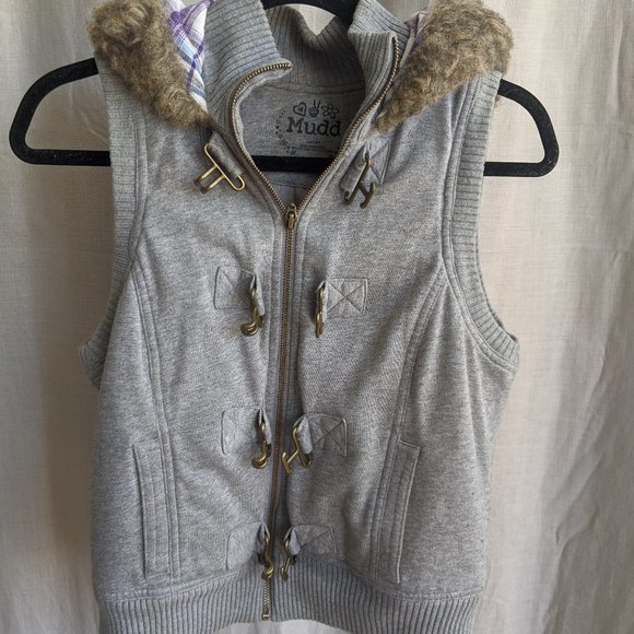 Hooded Vest - Picture 2 of 5